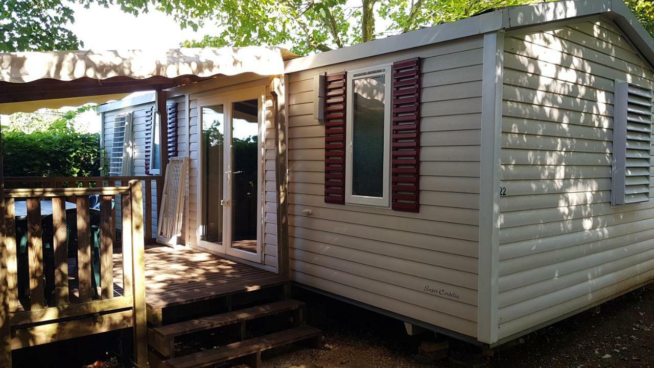 Camping Le Pigeonnier Saint-Crepin-et-Carlucet Exterior photo
